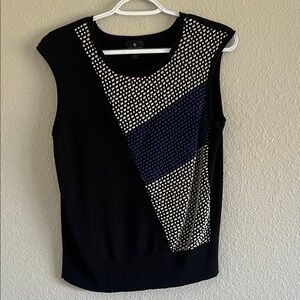 Worthington Black Sleeveless Top with Blue and White Pattern Large